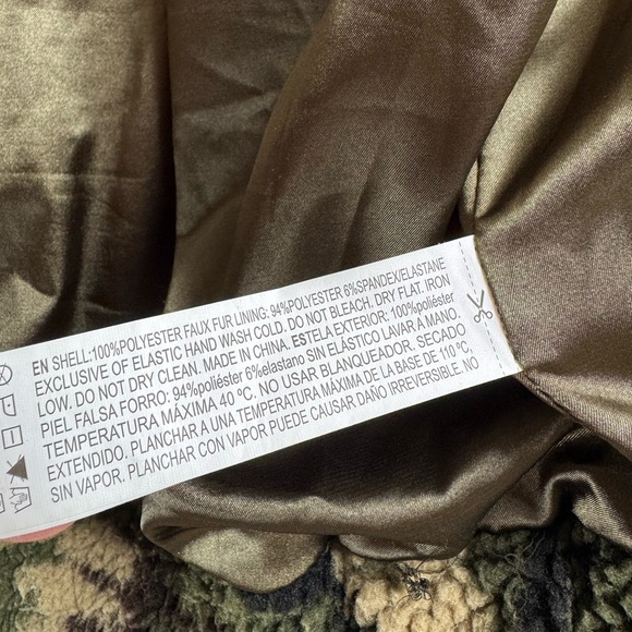 Forever 21 Sherpa Camo Oversized Jacket Sz L - Picture 5 of 7